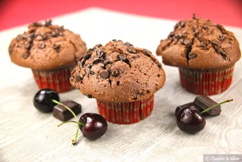 Muffins au chocolat cœur de cerise de Charles & Alice